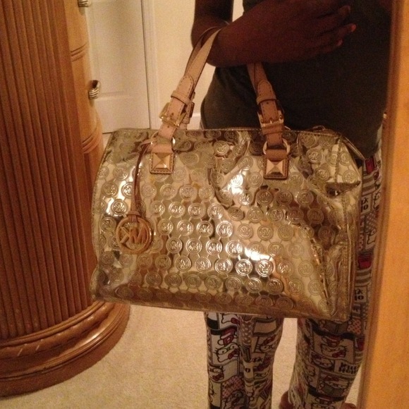 ❌SOLD❌Authentic Gold Michael Kors satchel! - Picture 4 of 4