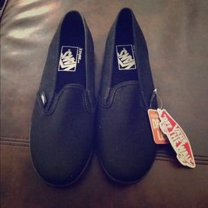Black slip on Vans Sz 7