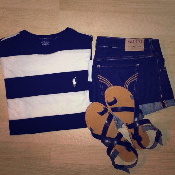 SOLD!✋Black & white striped polo tee :)