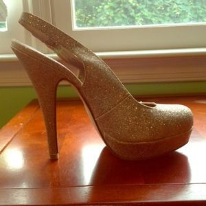 Gold Glitter Madden girl pumps