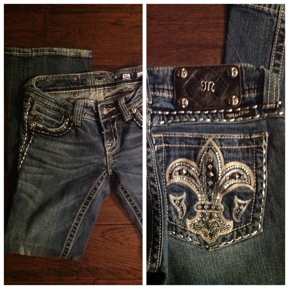 🚫SOLD 🚫🌀Miss Me jeans 26