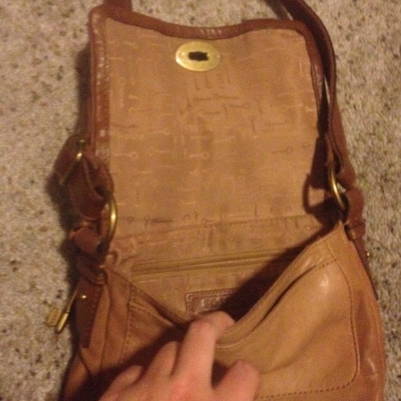 Genuine Leather Fossil satchel. - Picture 3 of 4