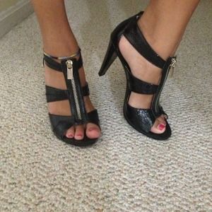 ❤FINAL REDUCTION ❤MICHAEL KORS black strappy heels