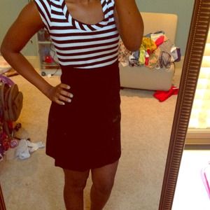 Cute black and white dress with pockets