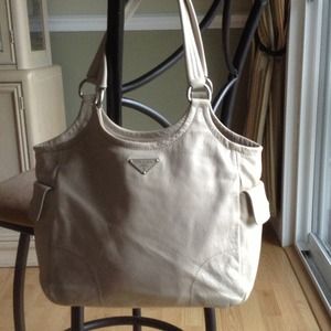 💢💢SOLD 👍💢💢💢Prada leather bag