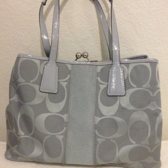 💯%Authentic Coach bag - Picture 2 of 4