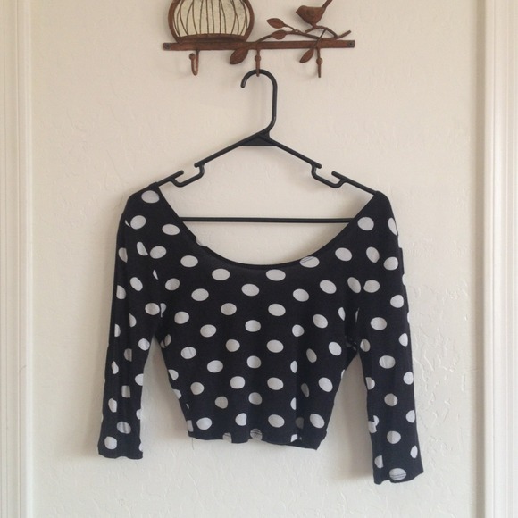 🎈Sold in trade🎈Urban Outfitters polka dot shirt