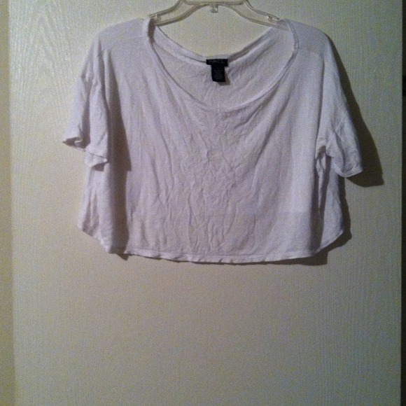 ⛔️SOLD⛔️cropped t shirt