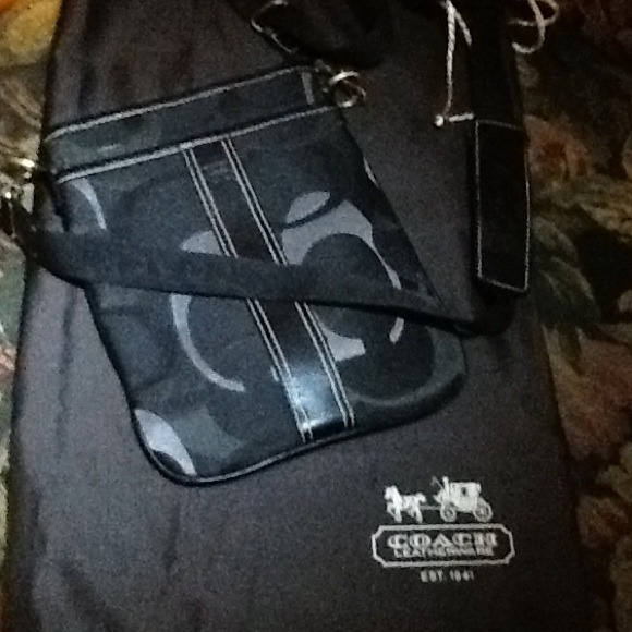 Traded to Amanda@aph29678 Authentic coach cb