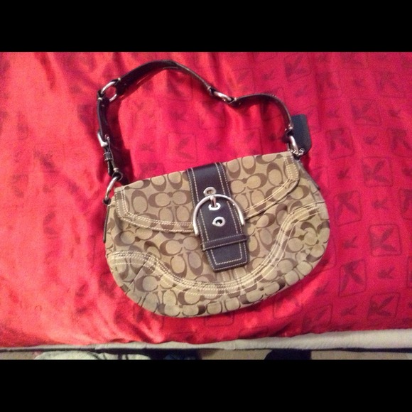 Medium size Coach bag