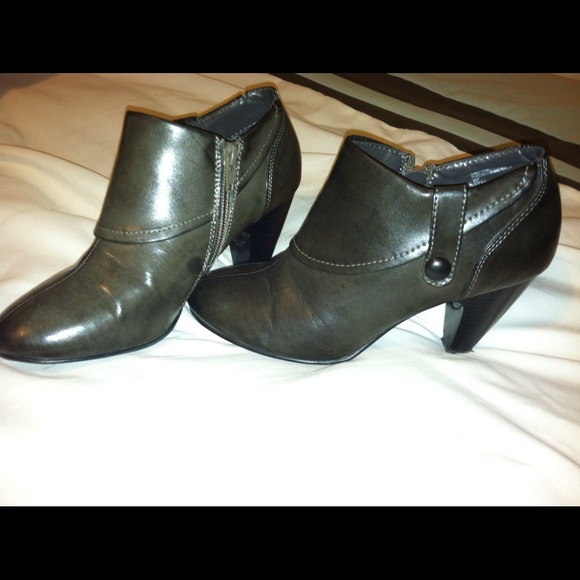 REDUCED Quarter boots
