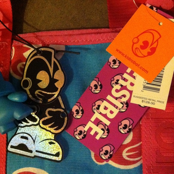 Kid Robot 18 years old reflect bag and reversible 🥳🥳❌ - Picture 3 of 3