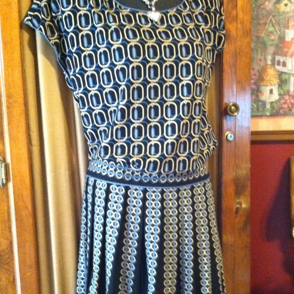 Drop waist dress - Picture 1 of 3