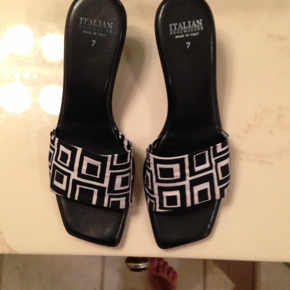 Black and white low heels. Italian Shoemakers