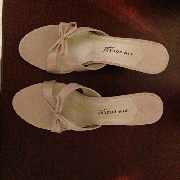 Tan low heels. Kim Rogers