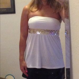 Super cute white tube top with gold sequin band!