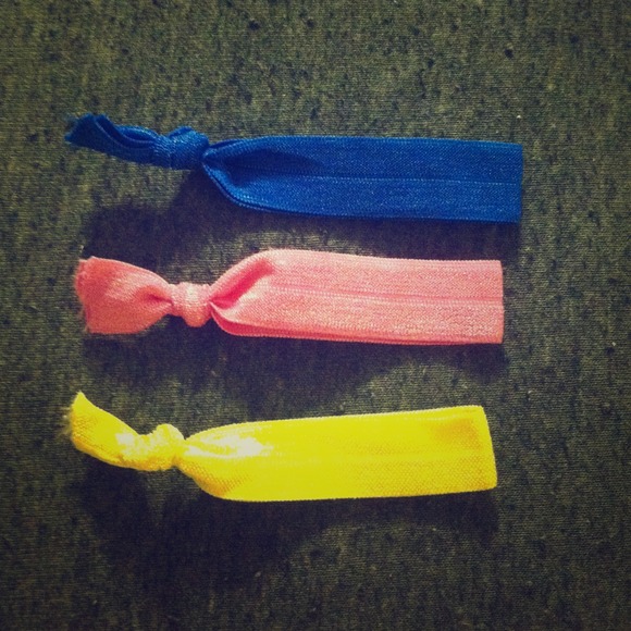 Elastic hair ties - Picture 1 of 1