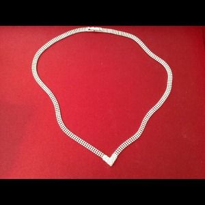 Rhinestone V necklace