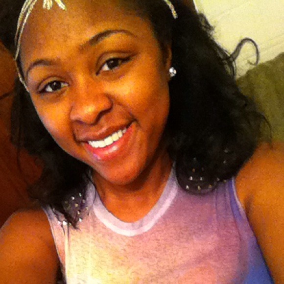 Meet the seller ✨ - Picture 3 of 4