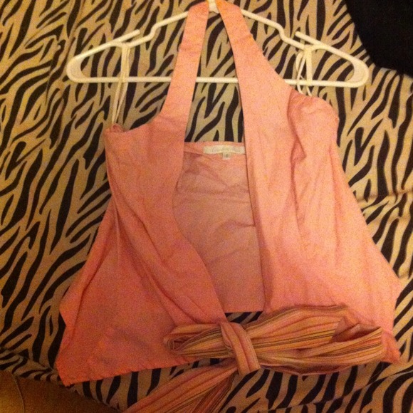 =] *bundled* Pink vest