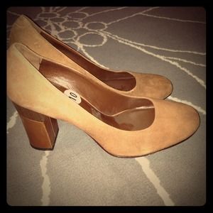 Banana Republic suede pumps
