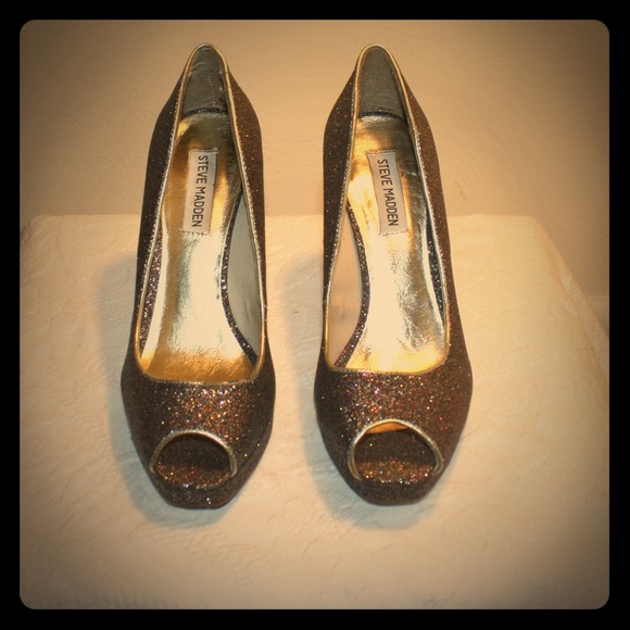 Steve Madden gold glitter peep toe heels
