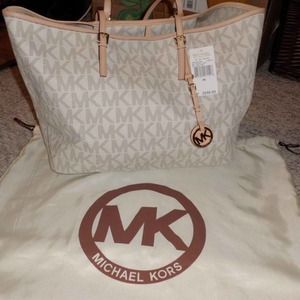 Michael Kors Jet Set Vanilla medium tote♥