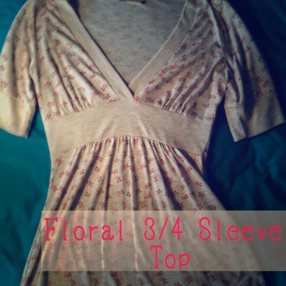 •SOLD• 3/4 Sleeve Floral Top