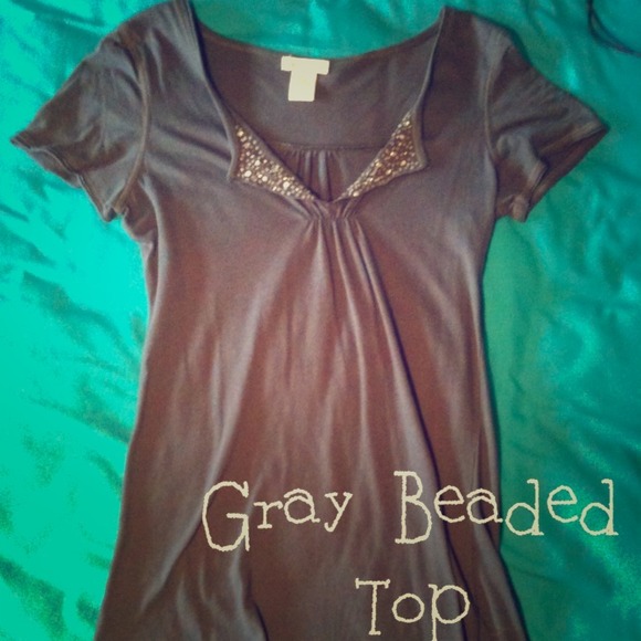 •SOLD• Gray Top with Fold-Over Bead Design