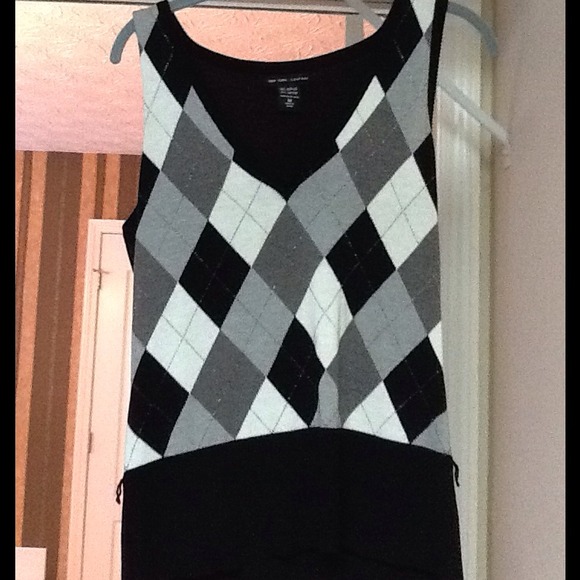NY & Co Argyle sweater vest