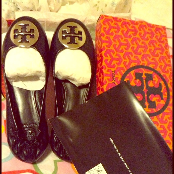brand new toryburch reva flat