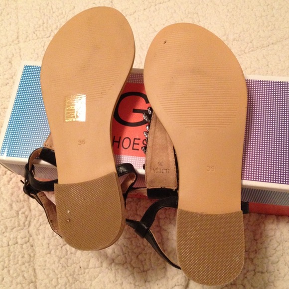 Gc sandal, wore once - Picture 4 of 4