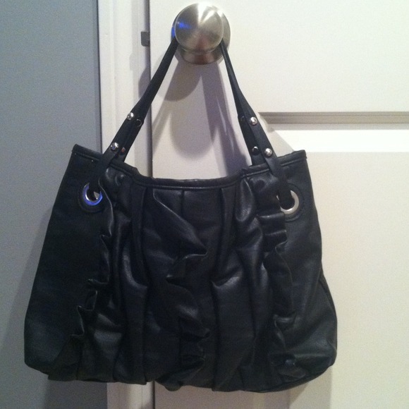 ❗️SOLD❗️Poppie Jones ruffle hand bag