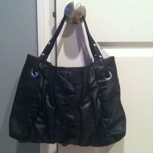 ❗️SOLD❗️Poppie Jones ruffle hand bag