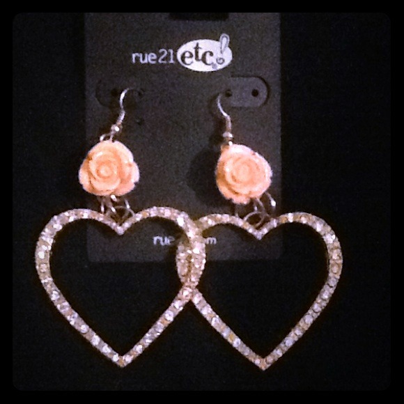 Rue21 Accessories - Heart shaped diamond earrings