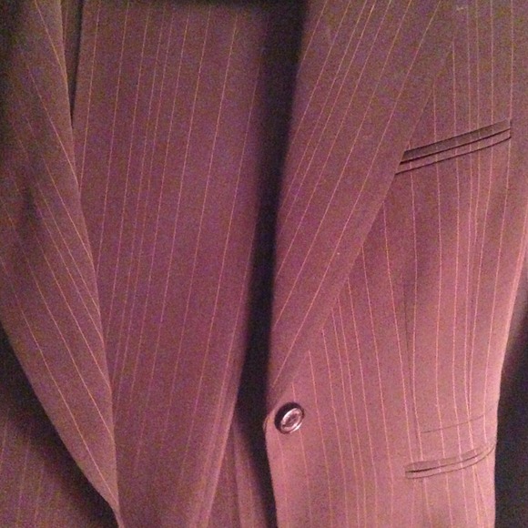 Suit - Picture 4 of 4