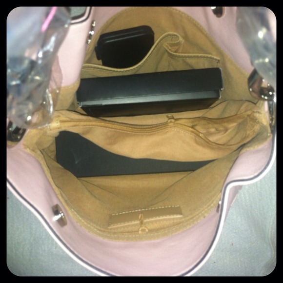 💜Pink Bucket Style Handbag💜 - Picture 3 of 3