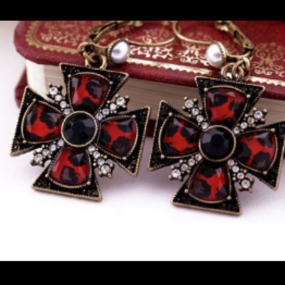 Betsey Johnson vintage beautiful petal earrings