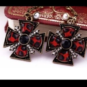 Betsey Johnson vintage beautiful petal earrings