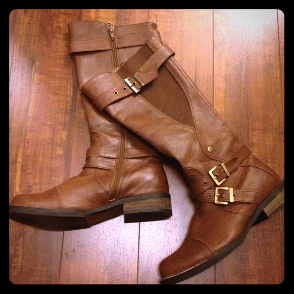 Reserved! @leanneholmes5 Brown boots