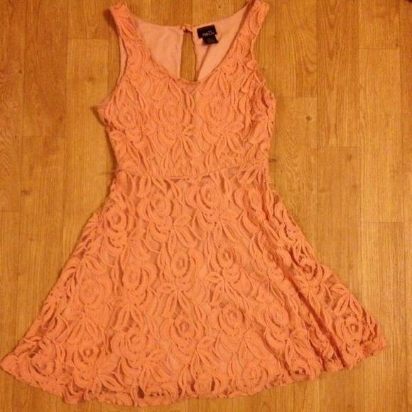 Rue 21 pink lace dress with keyhole back