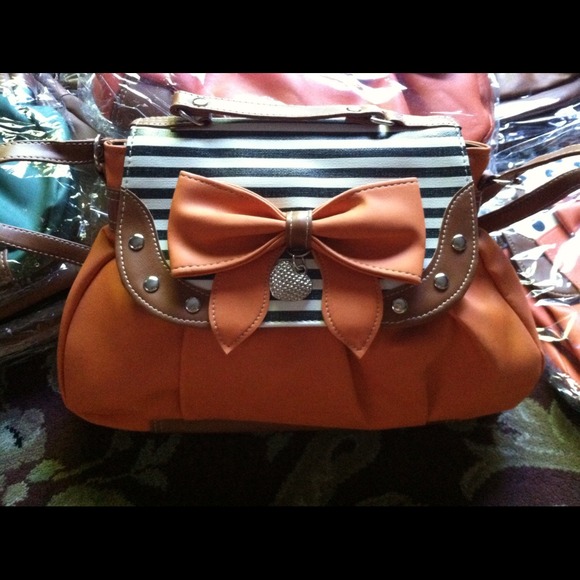 Handbag - Picture 3 of 4