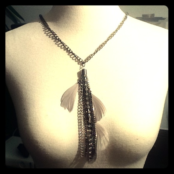 🏁🏁CLEARANCE🏁dangling chains,rhinestones &feathe