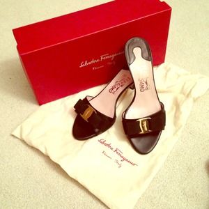 Authentic Ferragamo heels !!