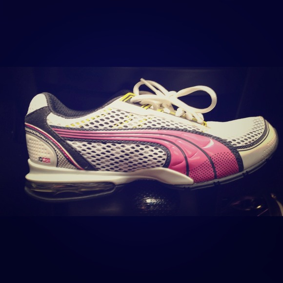 Puma sneakers - Picture 1 of 2