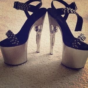 pleaser mules