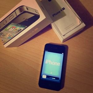 🚫Sold🚫Black-Sprint-iphone 4s-16gb-clean ESN