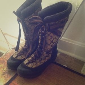 Coach brown snow boots. Size 9.5.