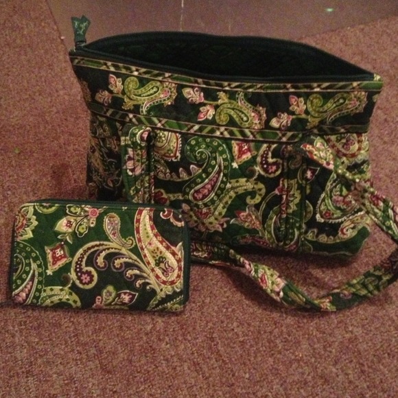 ❌SOLD! ❌Chelsea Green Vera Bradley purse & wallet!