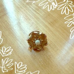 Stella & Dot Flower Cocktail ring -HOLD